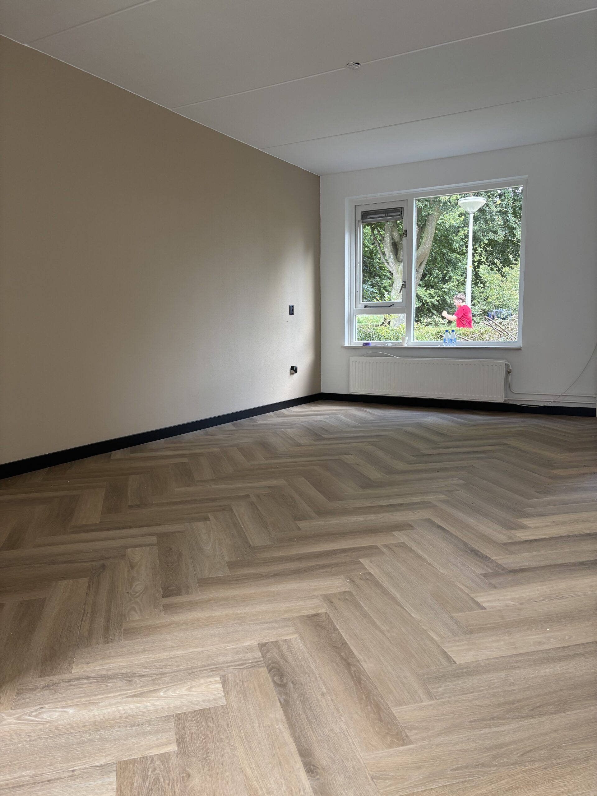 PVC-vloer in visgraat gelegd